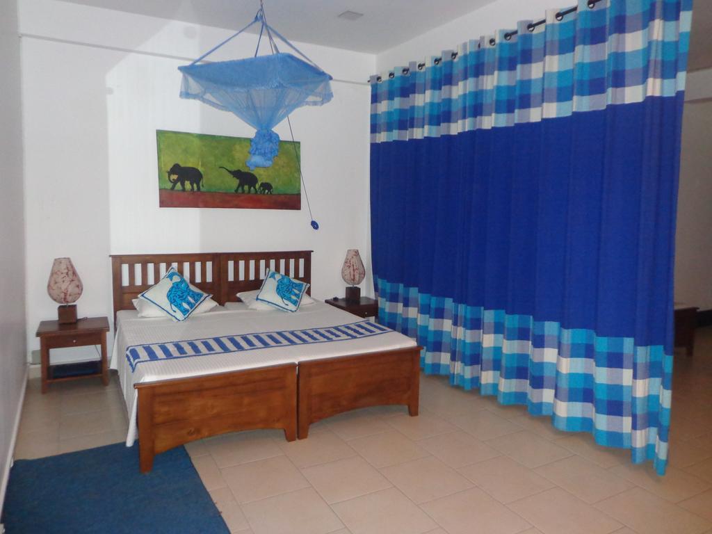 Blue Elephant Tourist Guesthouse Kudapaduwa Eksteriør bilde
