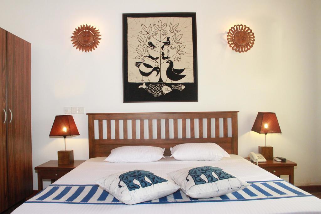 Blue Elephant Tourist Guesthouse Kudapaduwa Eksteriør bilde